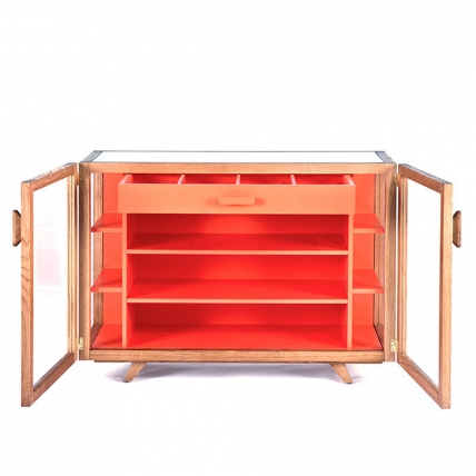 Витрина Klein