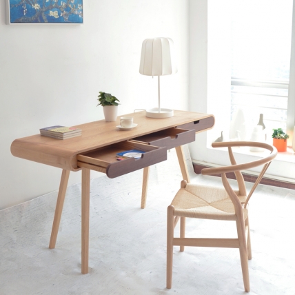 Стол письменный LEO